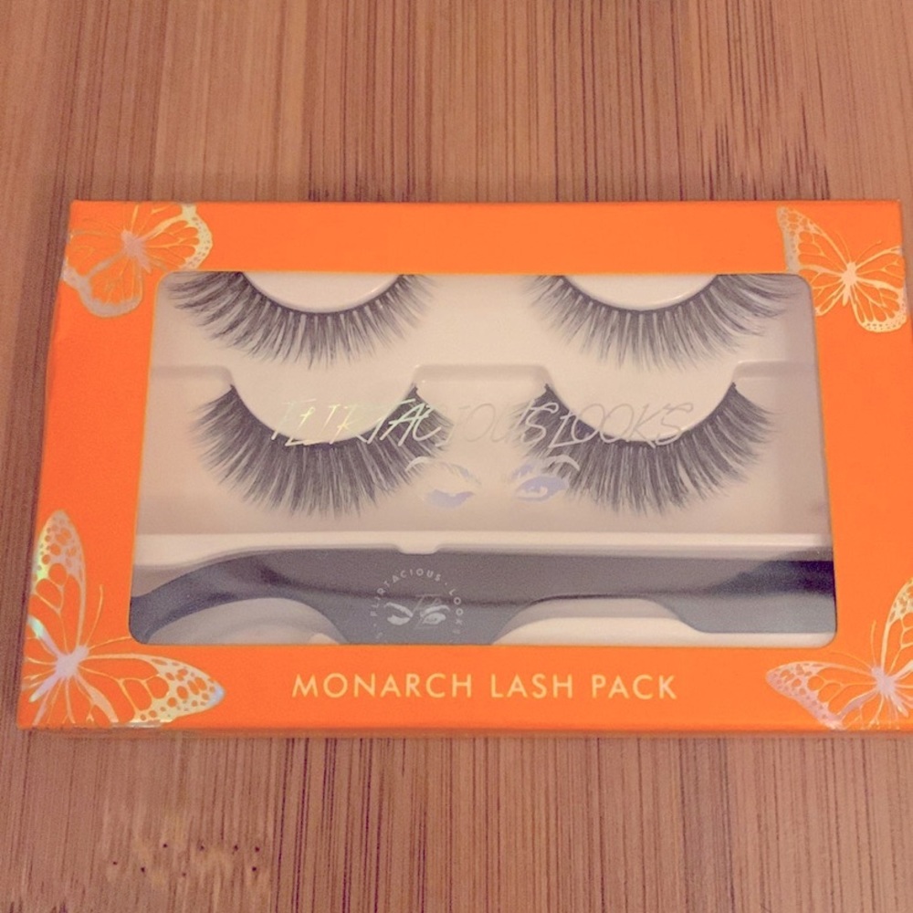 Monarch Lashes - Picture 1 of 2
